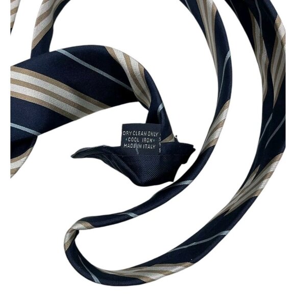 BURBERRY Men's 100% Silk Necktie LUXURY Tie Navy Striped W:3.8" EUC - Picture 3 of 5